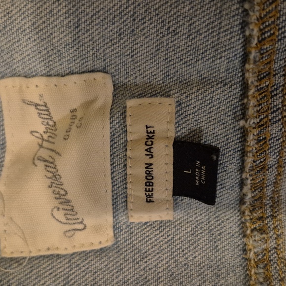 Universal Thread Light Blue Freeborn Jean Jacket Sz Large - Picture 4 of 5